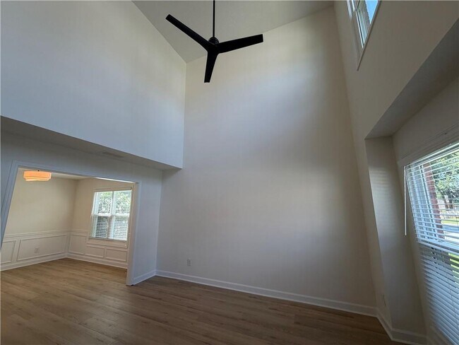 Foto del edificio - 2845 Factor Walk Blvd