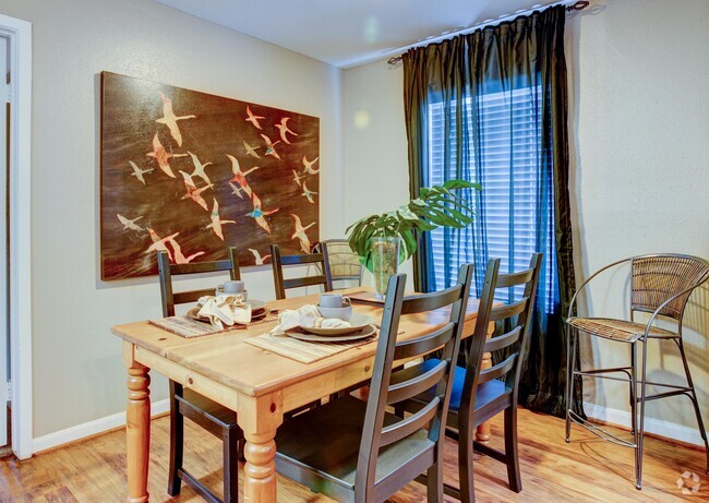 Dining Area - Summer Stone