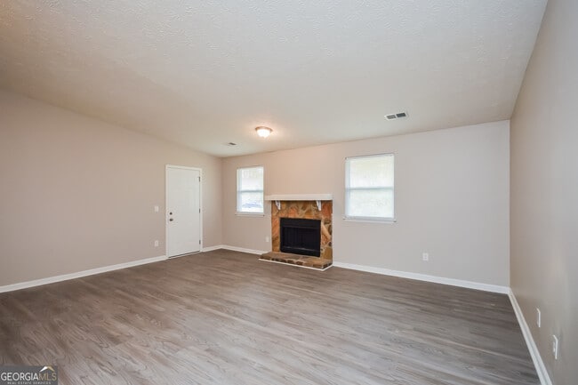Building Photo - 5586 Mallard Trail