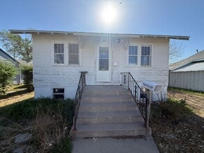Building Photo - 2115 Ave F