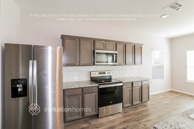 Building Photo - 800 Alton Dr