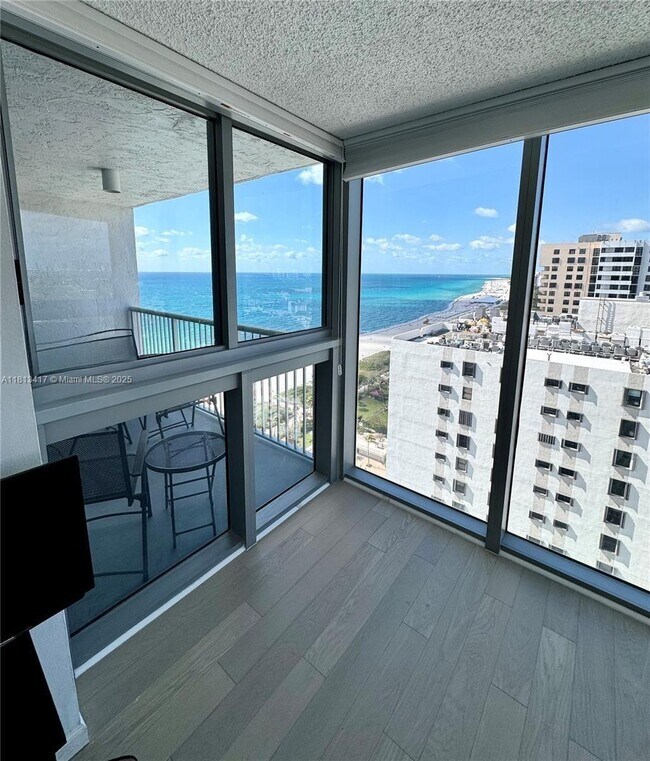 Building Photo - 2655 Collins Ave