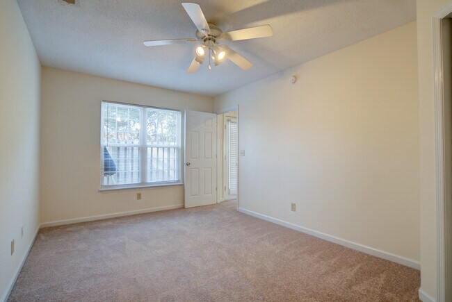 Ground Floor Master Bedroom - 2129 Market St
