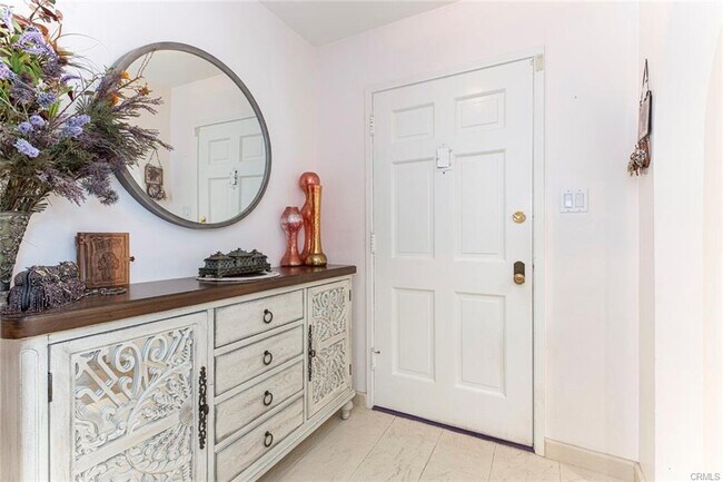 Foto del edificio - 2313 Hollister Ter