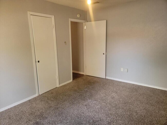 Foto del edificio - 2504 Highgate Drive