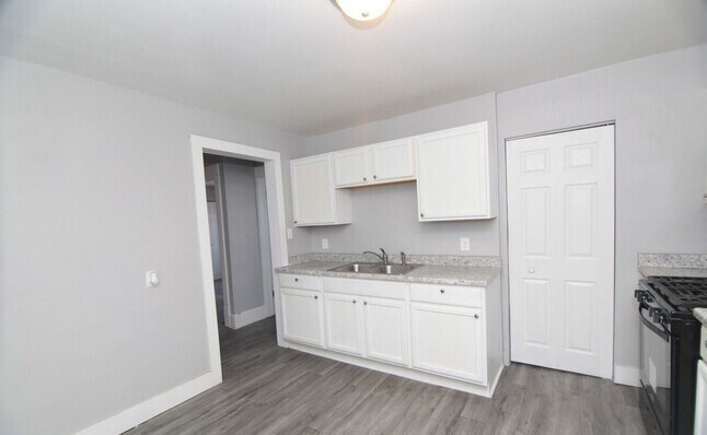 Kitchen - 1112 12th St