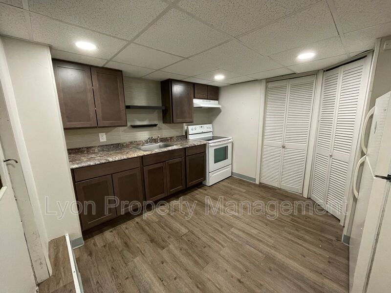 Foto principal - 216 East St