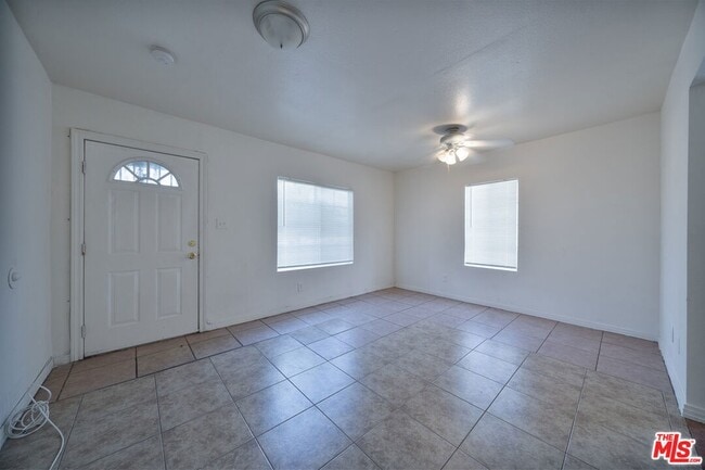 Building Photo - 642 W 109th Pl