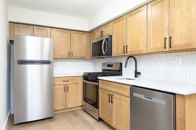 Building Photo - Park Crest Village