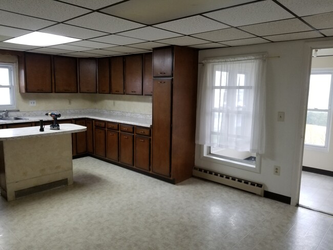 Kitchen - 4611 Division Hwy