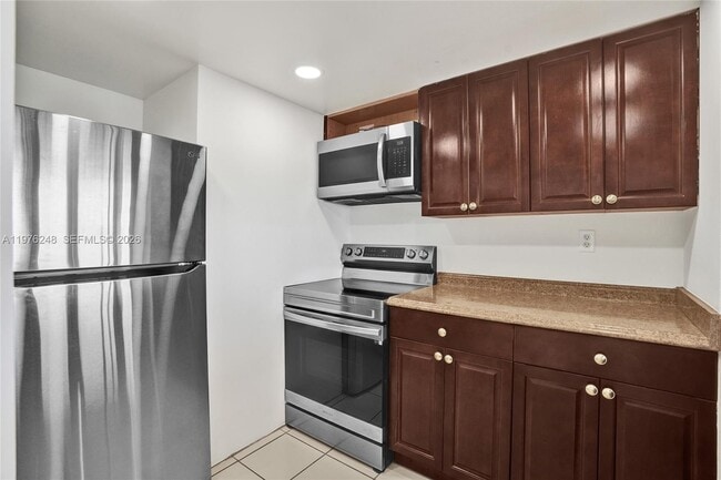 Building Photo - 7601 E Treasure Dr