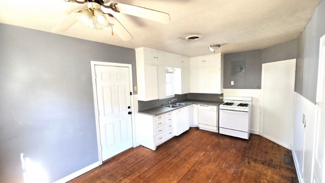 Building Photo - 1720 23rd St