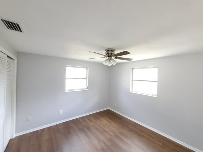 Building Photo - 3330 Rosefield Dr