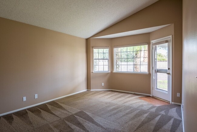 Foto del edificio - 2-Bedroom, 2-Bath House - Las Vegas, NV