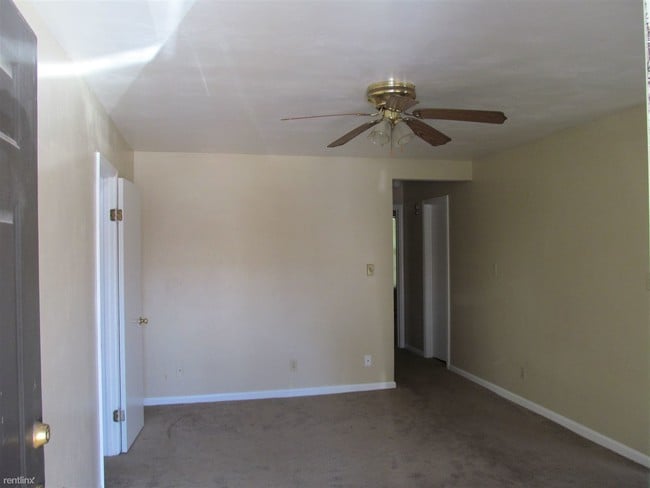 Building Photo - 2 br, 1 bath  - 7444 Fenner St