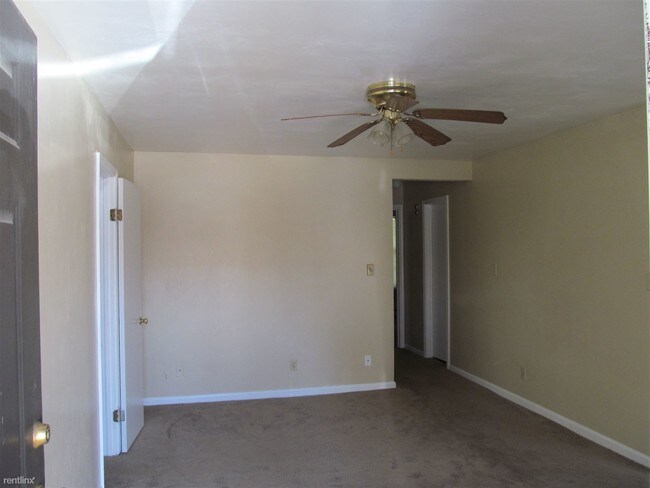 Foto del edificio - 2 br, 1 bath  - 7444 Fenner St