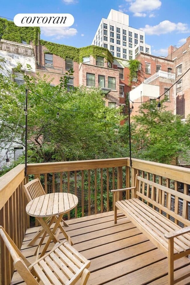 Building Photo - 267 W 90th St