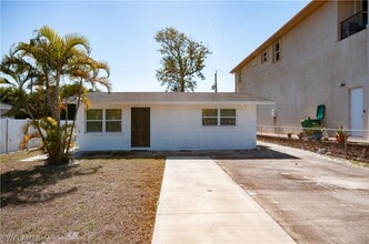 Building Photo - 2648 Van Buren Ave