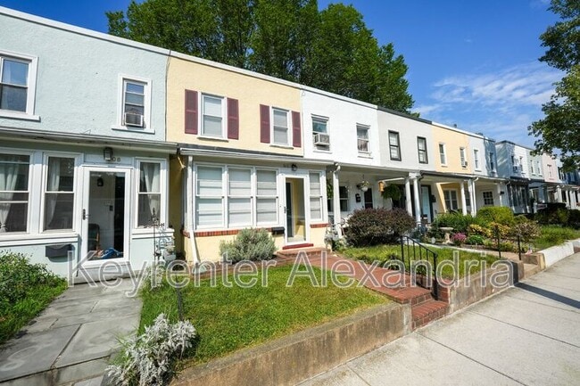 Building Photo - 610 N Alfred St
