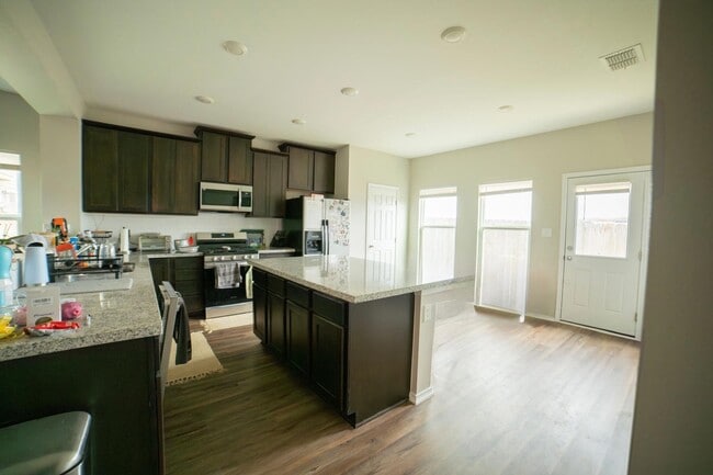 Building Photo - 3707 Felicity Dr