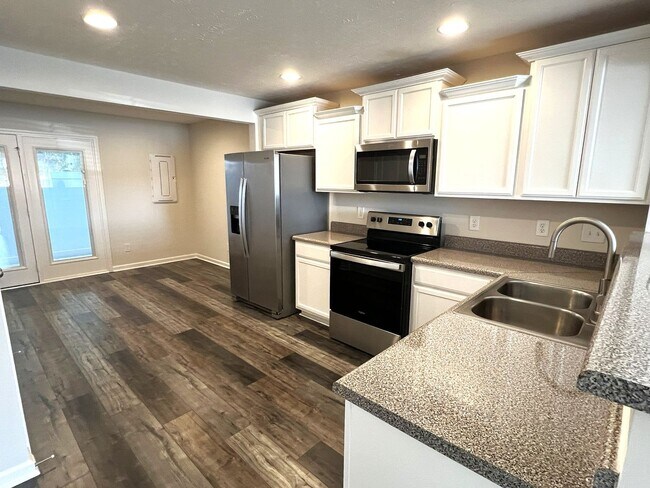 Building Photo - 1128 Tradition Trl