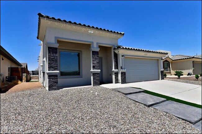 Building Photo - 963 Aircoupe Way