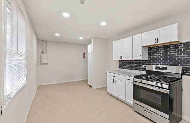 Foto del edificio - 583 Andover St