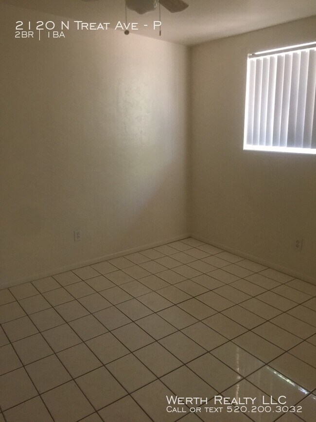 Building Photo - Beautiful 2bd/1ba Duplex Style Home