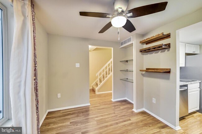 Foto del edificio - 6510 Overheart Ln