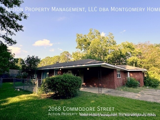 Building Photo - 2068 Commodore St