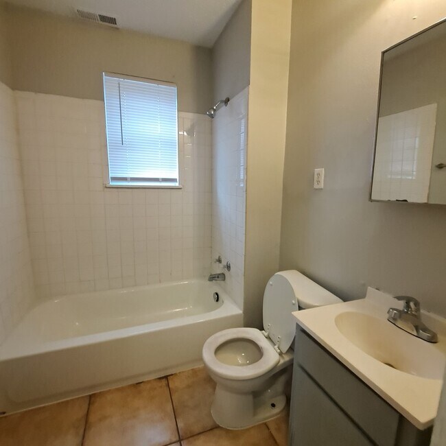 Foto del edificio - 4701 Chism Rd