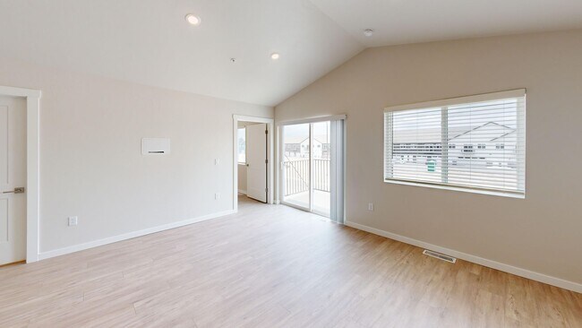 Interior Photo - 1580 Main Townhomes and Apartments