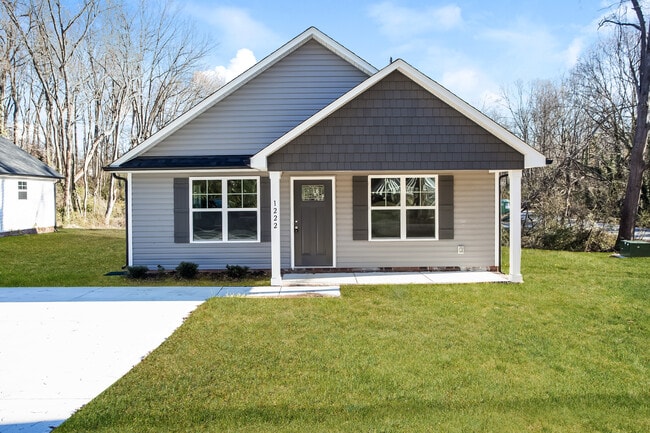 Building Photo - 1222 Kenly St