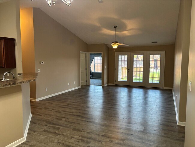 Foto del edificio - 9400 Clubview Dr