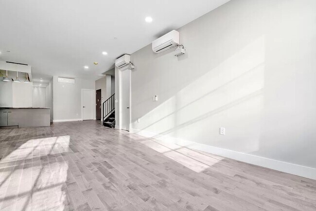 Building Photo - 20 Saint Marks Place