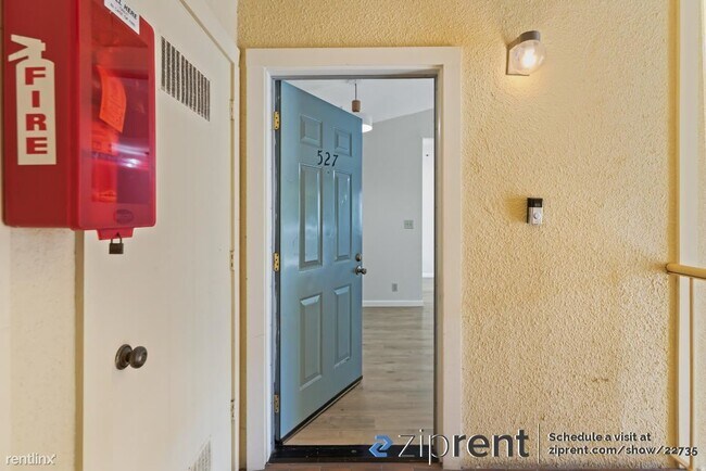 Foto del edificio - 1 br, 1 bath Condo - 1016 San Gabriel Cir,...