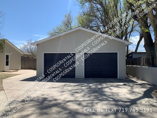 Building Photo - For Rent - 2 Bedroom 1 Bathroom - Oversize...