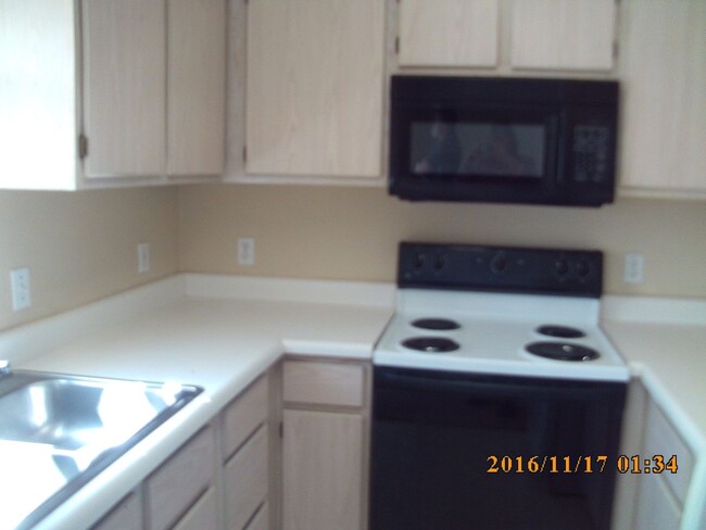 Foto del edificio - 225 Kerby Street Apt D, Arlington, TX 76013