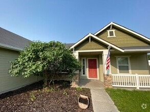 Building Photo - 635 N Quartz Ave