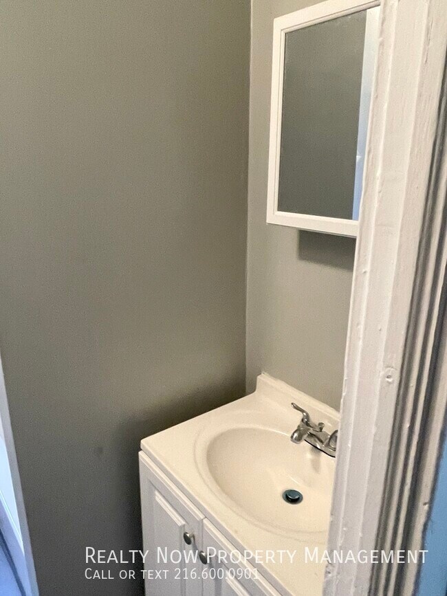 Foto del edificio - 2670 W 41st St