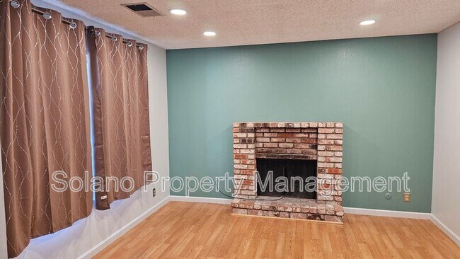 Foto del edificio - 771 Quartz Ln
