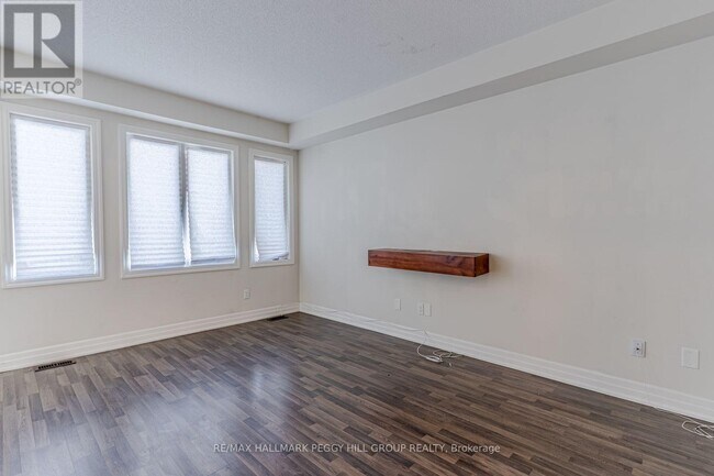 Building Photo - 181 Wagner Crescent