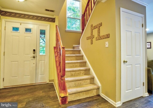 Foto del edificio - 111 Honey Locust Ct