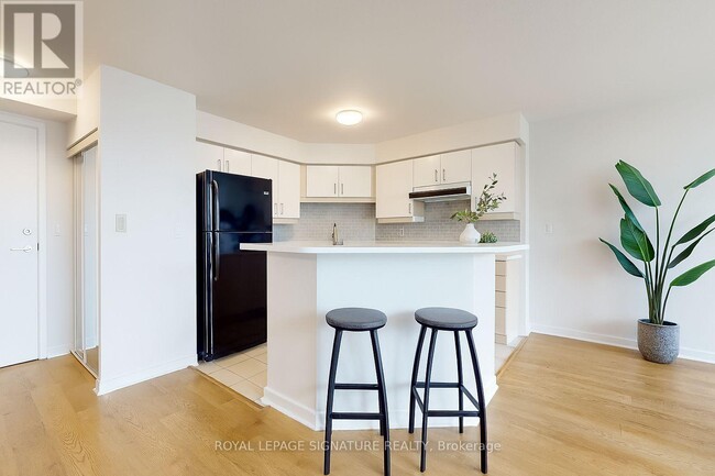 Building Photo - 250 Manitoba St