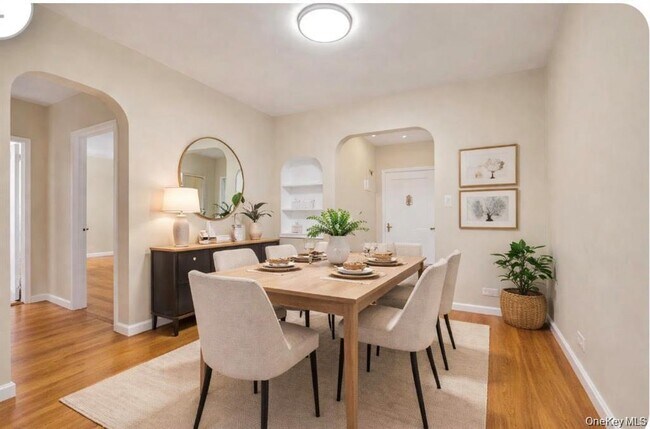 Foto del edificio - 63-60 102nd St