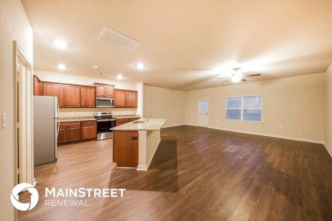 Building Photo - 670 Clover Cir