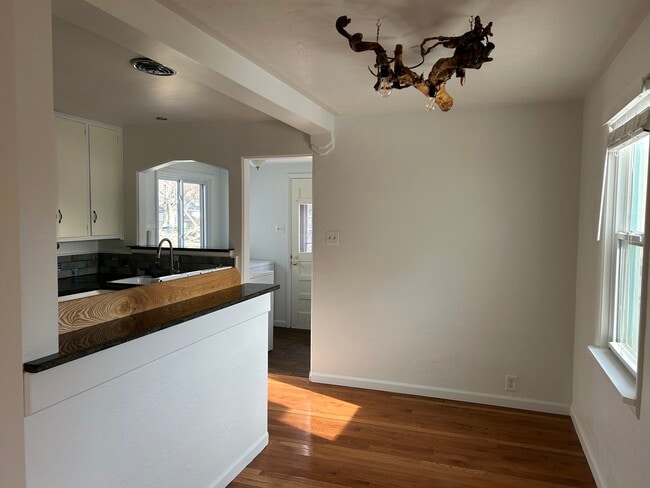 Open kitchen plan - 135 Jewell Ave