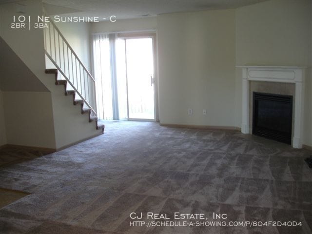Building Photo - 101 Ne Sunshine-C