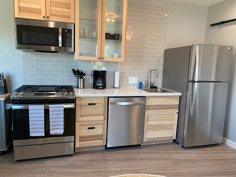 Building Photo - 3228 Broadway