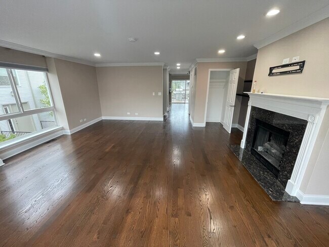 Foto del edificio - 621 Diamond Pointe Dr